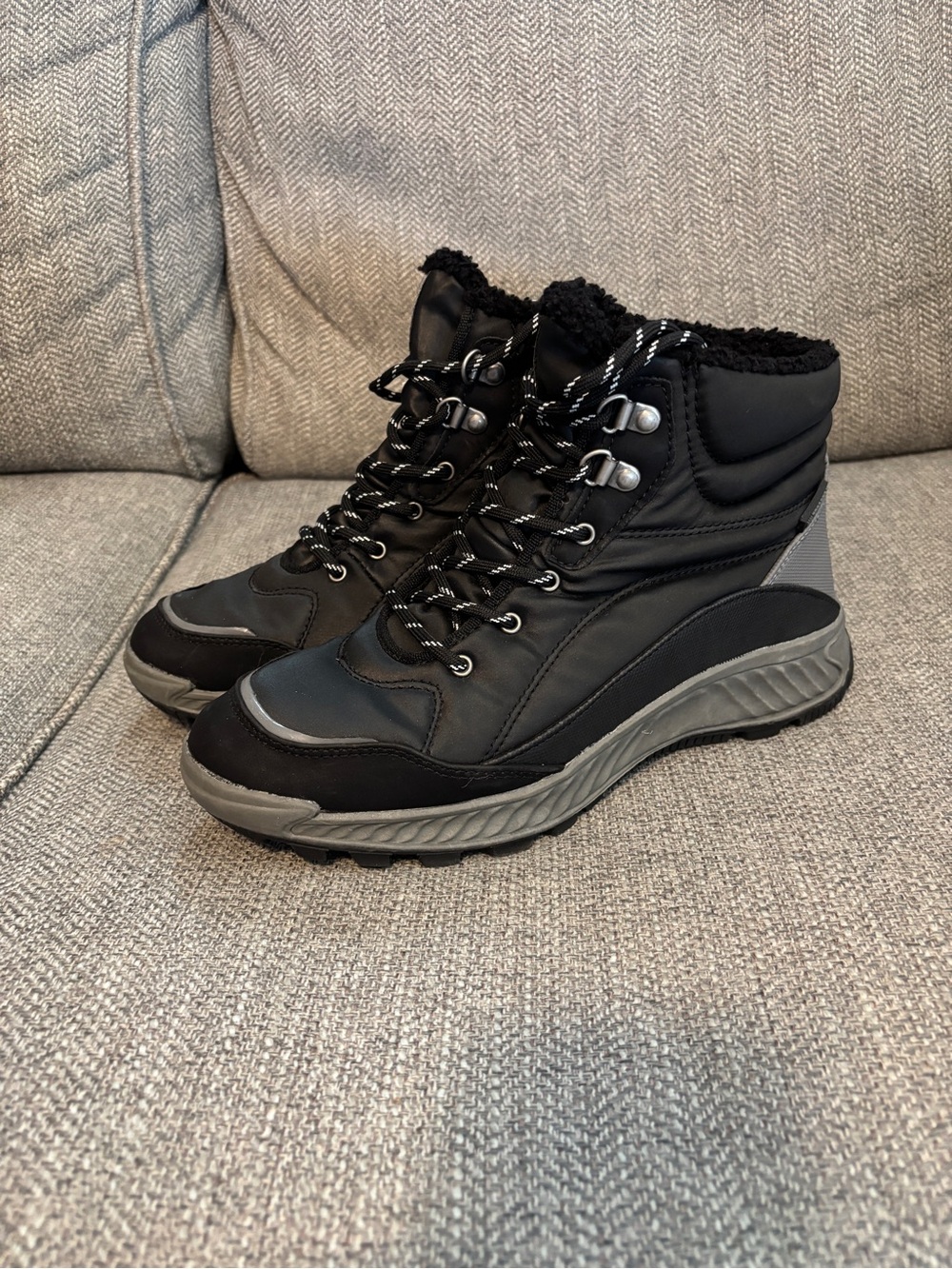 Baretraps Maine Waterproof Hiker Boots Sz 8.5 Woman’s
